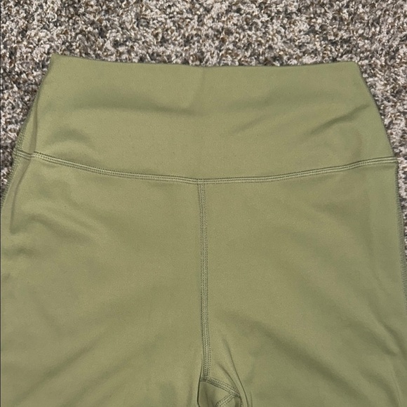 Revolve Olive Green Women's Shorts size Small - high rise - Picture 2 of 7